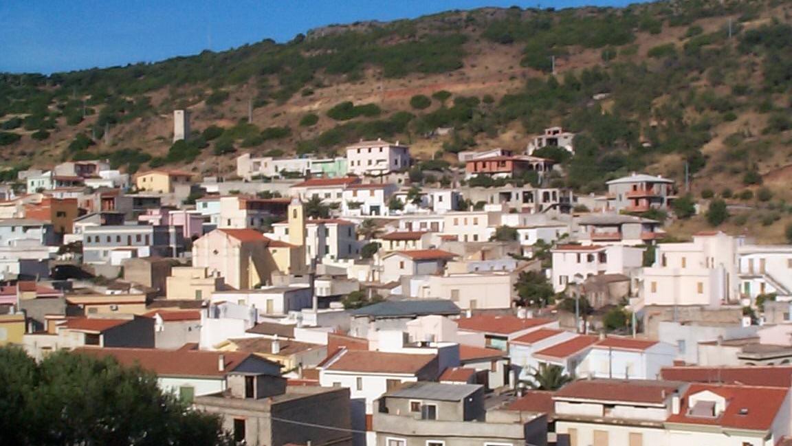 Poeti e pittori riuniti a Onifai sul tema “Rari, mai soli”