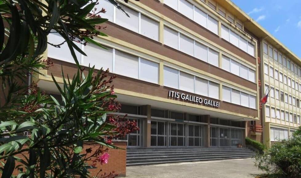 Livorno, scuola fissa un “tetto” alle fotocopie. I prof ribelli: «Studenti penalizzati»