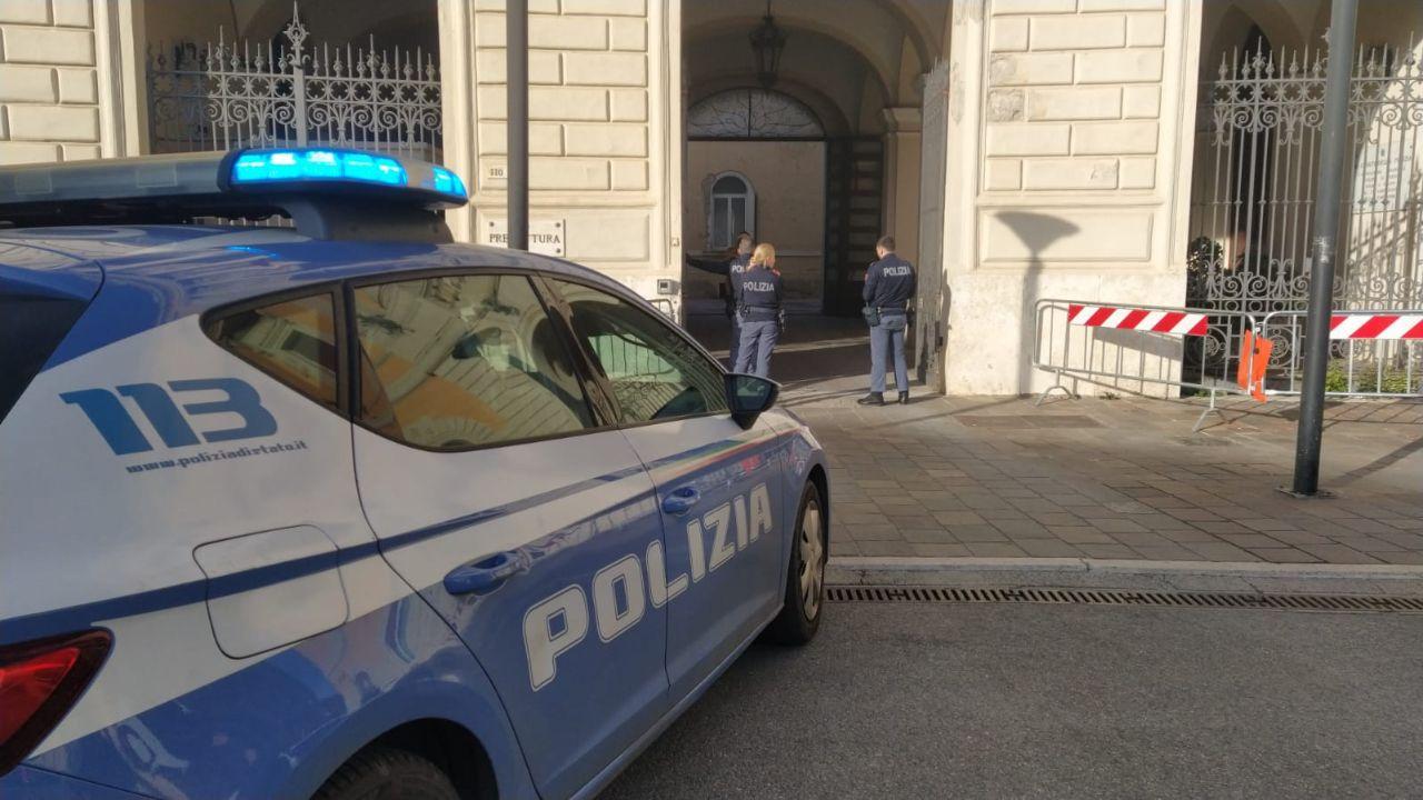 
	L'intervento delle forze dell'ordine

