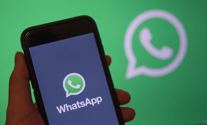 WhatsApp down, disagi anche a Ferrara