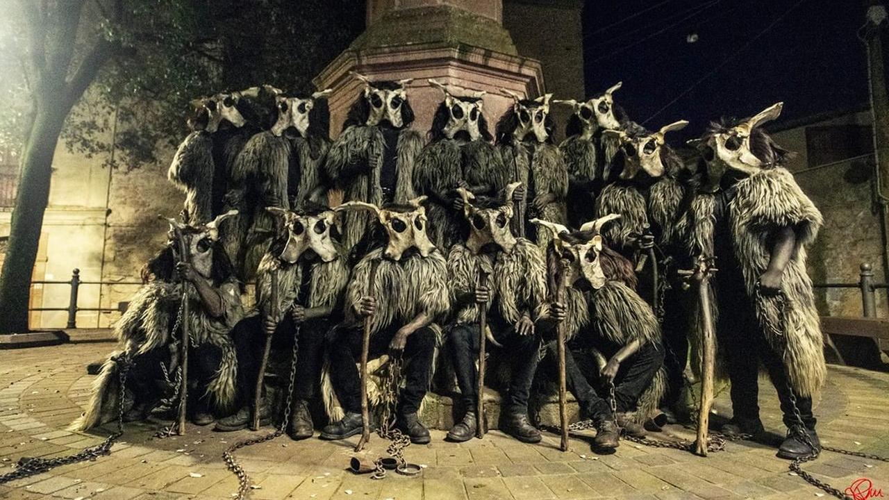 Foto tratta dalla brochure dell’Associazione culturale "S’Ainu orriadore" Scano di Montiferro