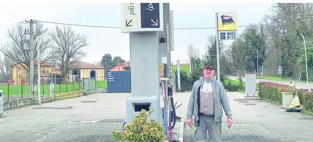 Rapina con coltello al benzinaio, i sospettati fermati a Burana