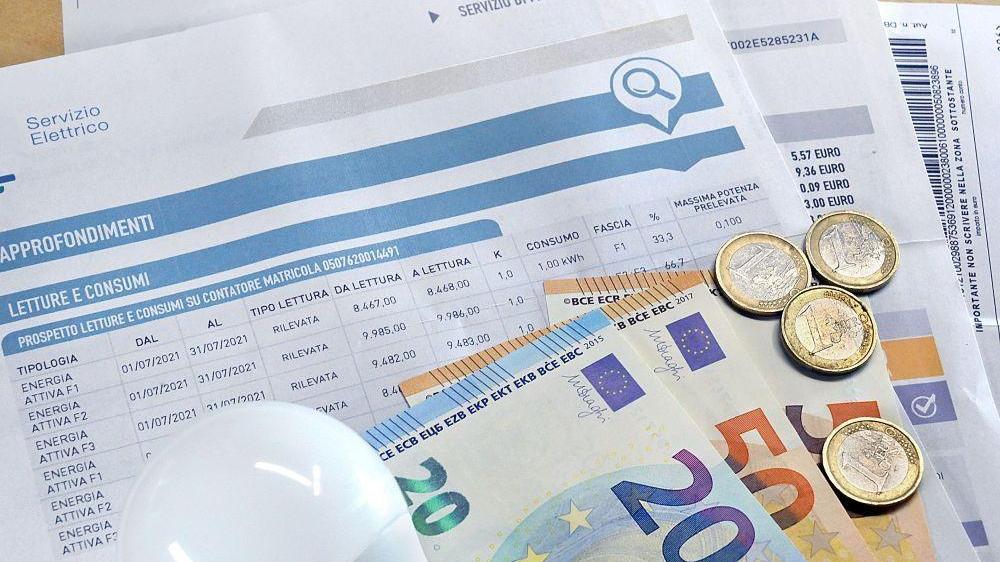Decreto bollette, sconti fino a 441 euro: chi può accedere al bonus e come