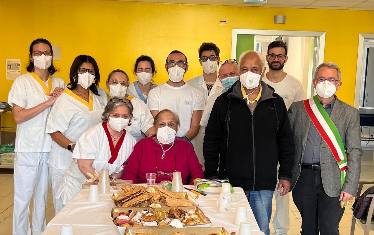 
	Sposi, testimoni e sindaco in OsCo a Novi


