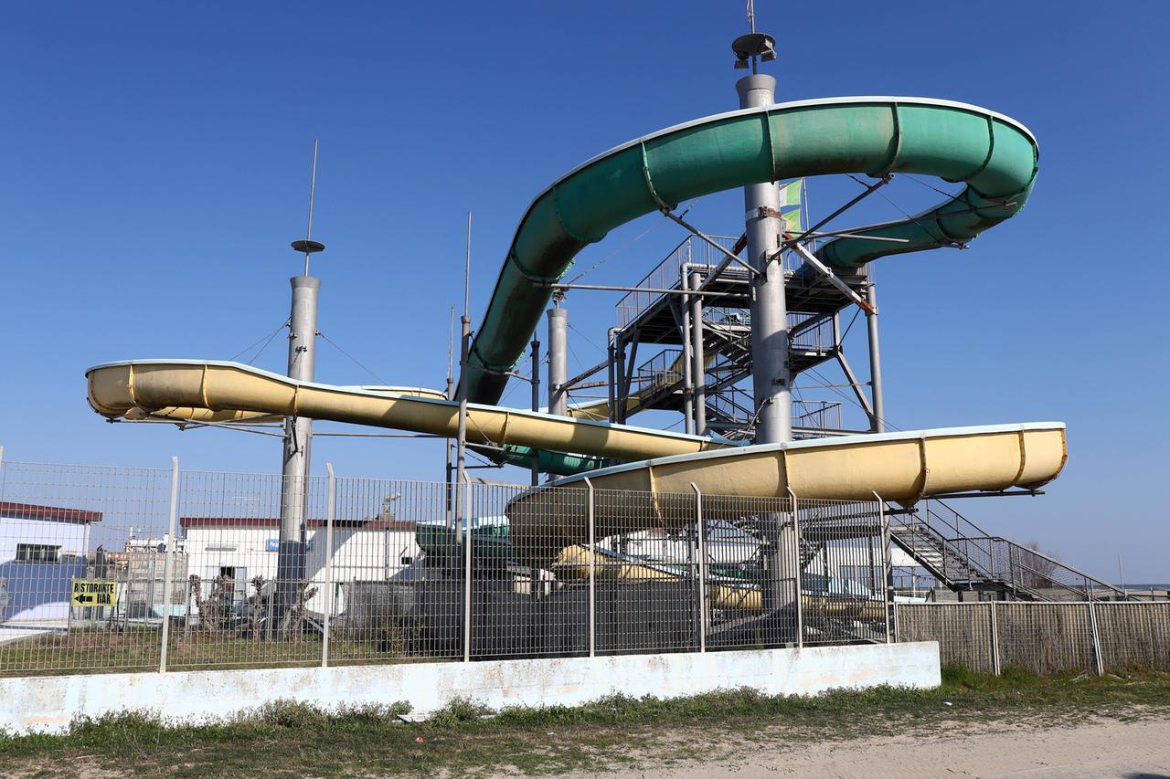 L’Aquarama di Lido Estensi resterà ancora chiuso, nessuno l’ha rilevato