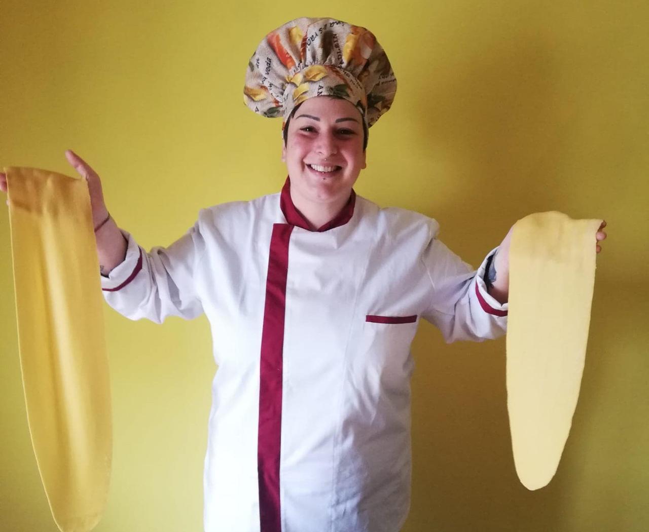 Giada torna dall’Australia e apre una microimpresa domestica dove fa cappelletti e pasta fresca