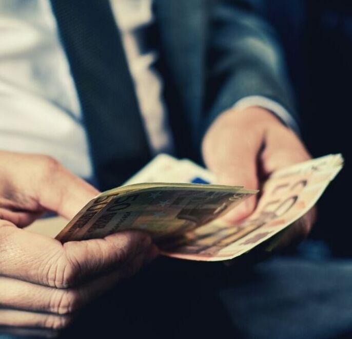 Ferrara, il cappio per indurre imprenditore a pagare 