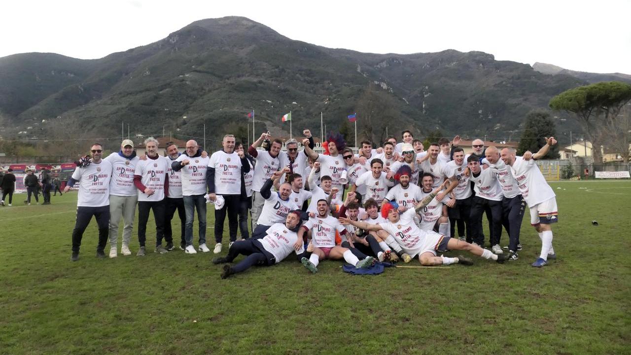 L'esultanza di giocatori e staff (foto Paglianti)