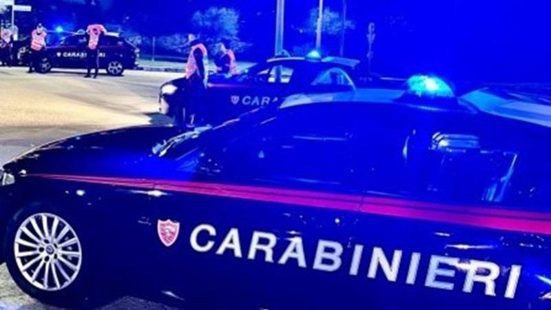 Accoltellato al petto durante la festa di carnevale, muore un 22enne