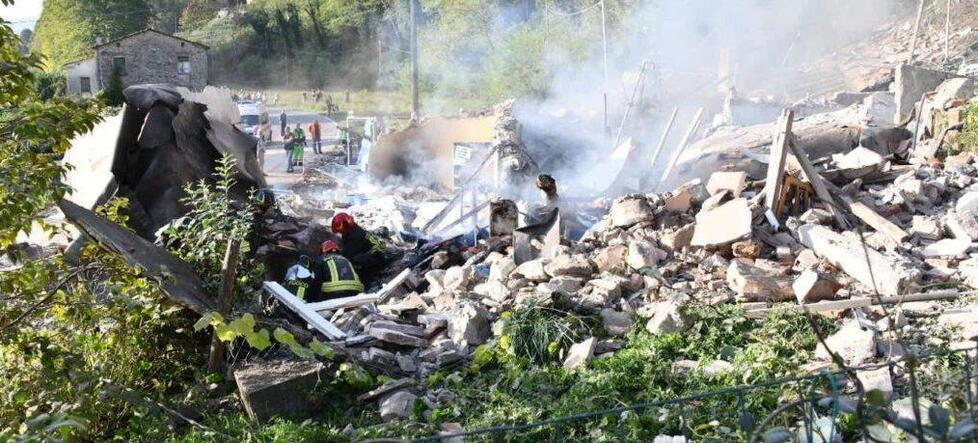 Strage di Torre, le figlie delle vittime: «Le nostre vite sono distrutte e la rete del gas non è sicura»