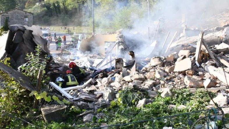 Strage di Torre, le figlie delle vittime: «Le nostre vite sono distrutte e la rete del gas non è sicura»