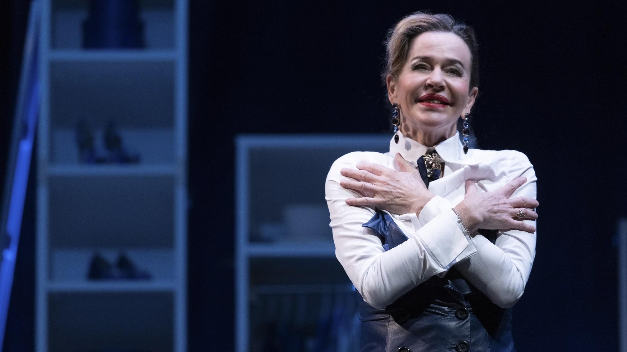 Eva Robin's: «Diventai un'icona della trasgressione dopo uno spogliarello in Sardegna» 