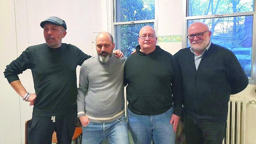 Incendio Inalca, raccolta fondi dei cittadini per gli esami sui frammenti di amianto ritrovati