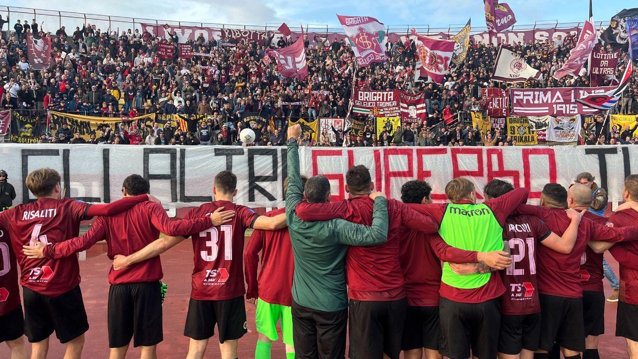 
	La spinta della curva nord

