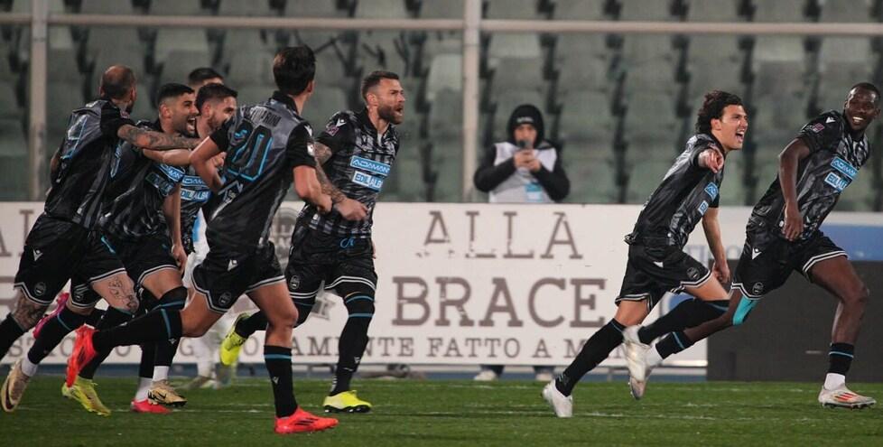 La Spal fa quadrato e resta unita tra abbracci collettivi e discorsi