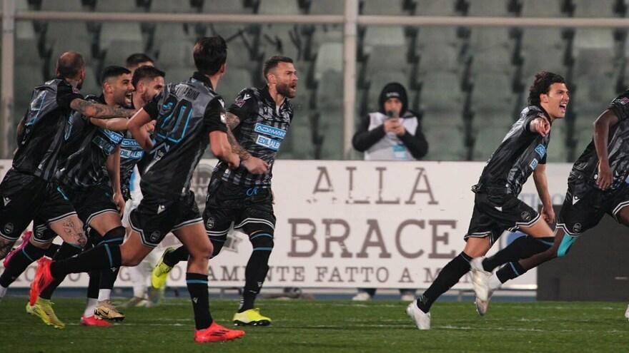 La Spal fa quadrato e resta unita tra abbracci collettivi e discorsi