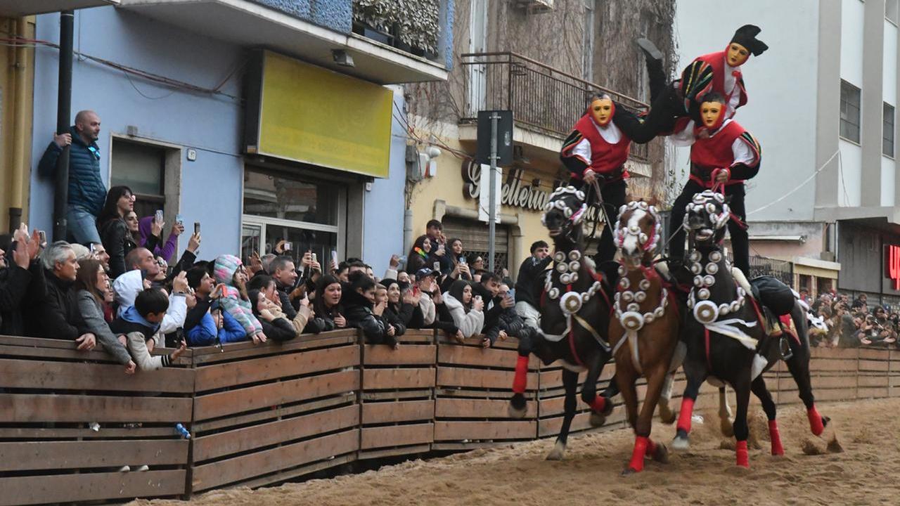 L’assalto dei 25mila per la Sartiglia: 18 stelle centrate