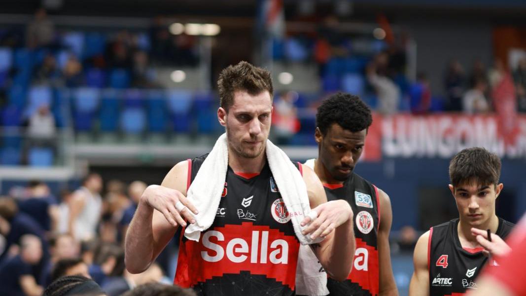 Basket, la Sella Cento vince a Brindisi, Devoe glaciale