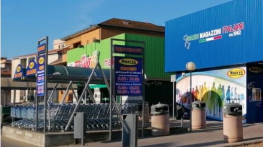 L'esterno del punto vendita
