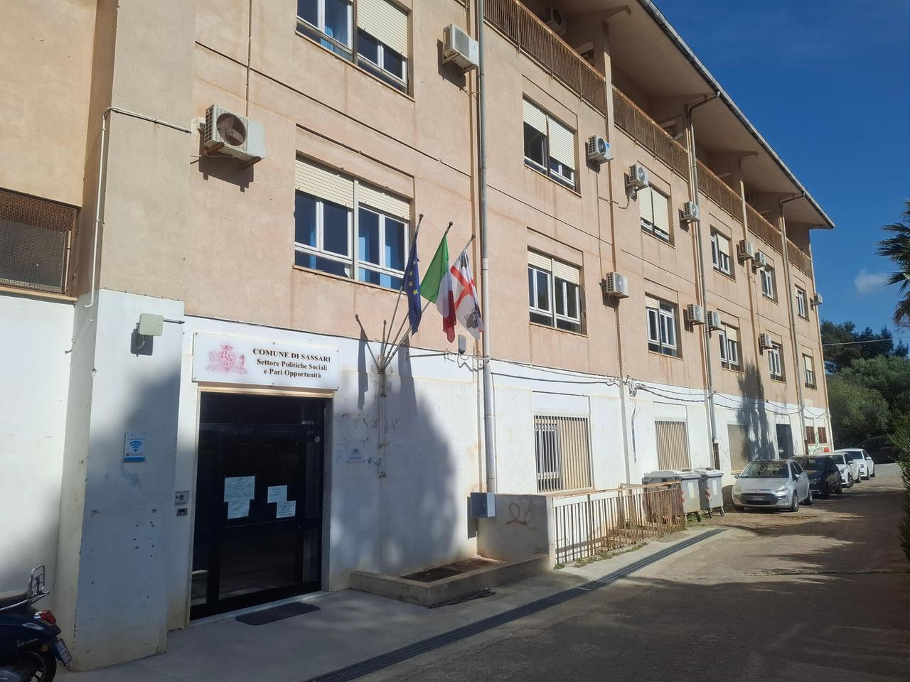 
	Gli uffici del Comune in via Zara (Foto di Ivan Nuvoli)

