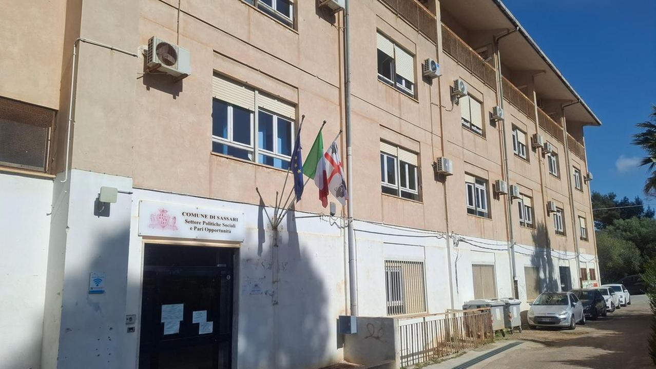 Gli uffici del Comune in via Zara (Foto di Ivan Nuvoli)