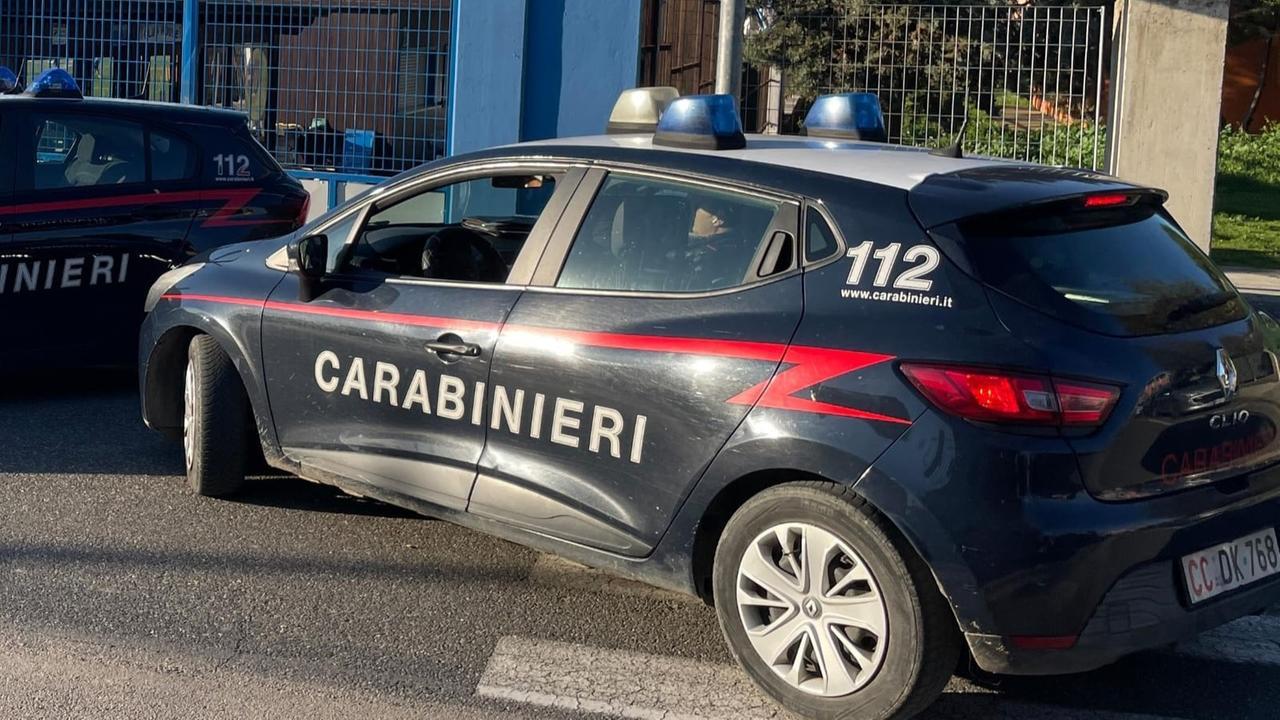 In auto droga, un taser e un proiettile