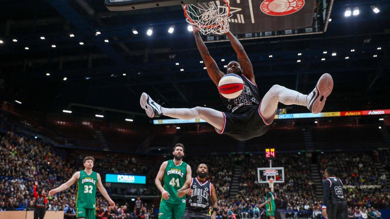 Lo show degli Harlem Globetrotters fa tappa a Reggio Emilia