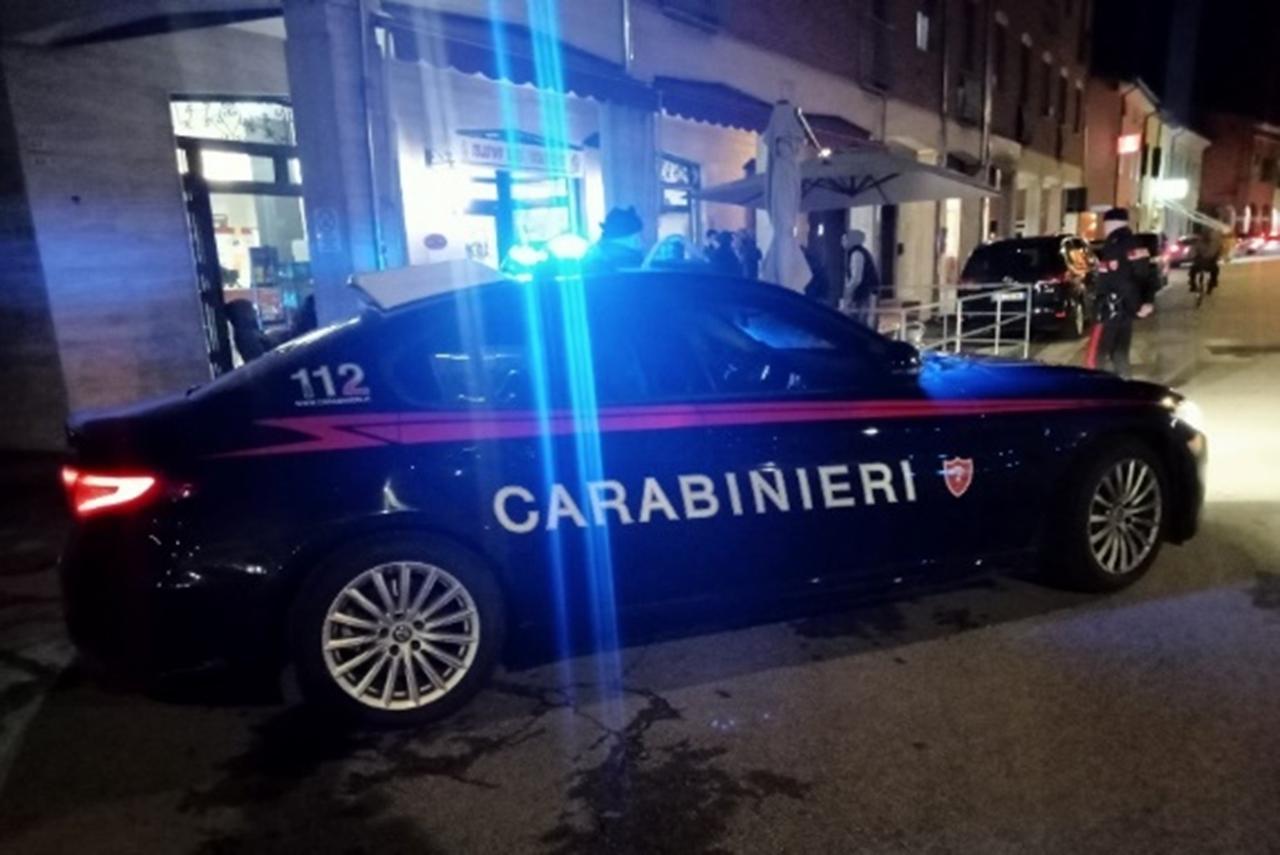 Bar sporco a Cento, arrivano i Nas: multa da 4mila euro