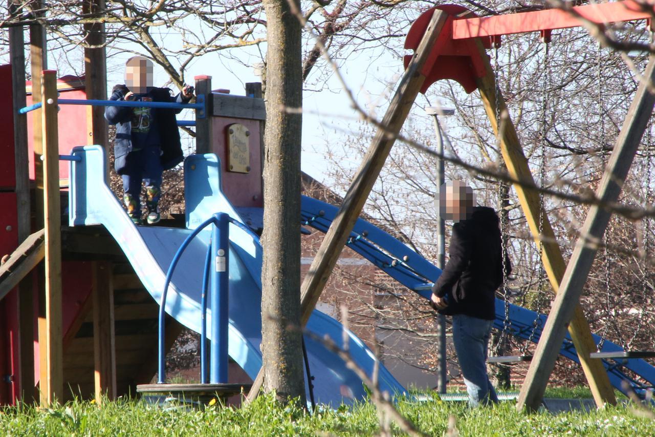 Incendio Inalca: il parco deve ancora essere bonificato ma ci vanno i nonni con i bimbi