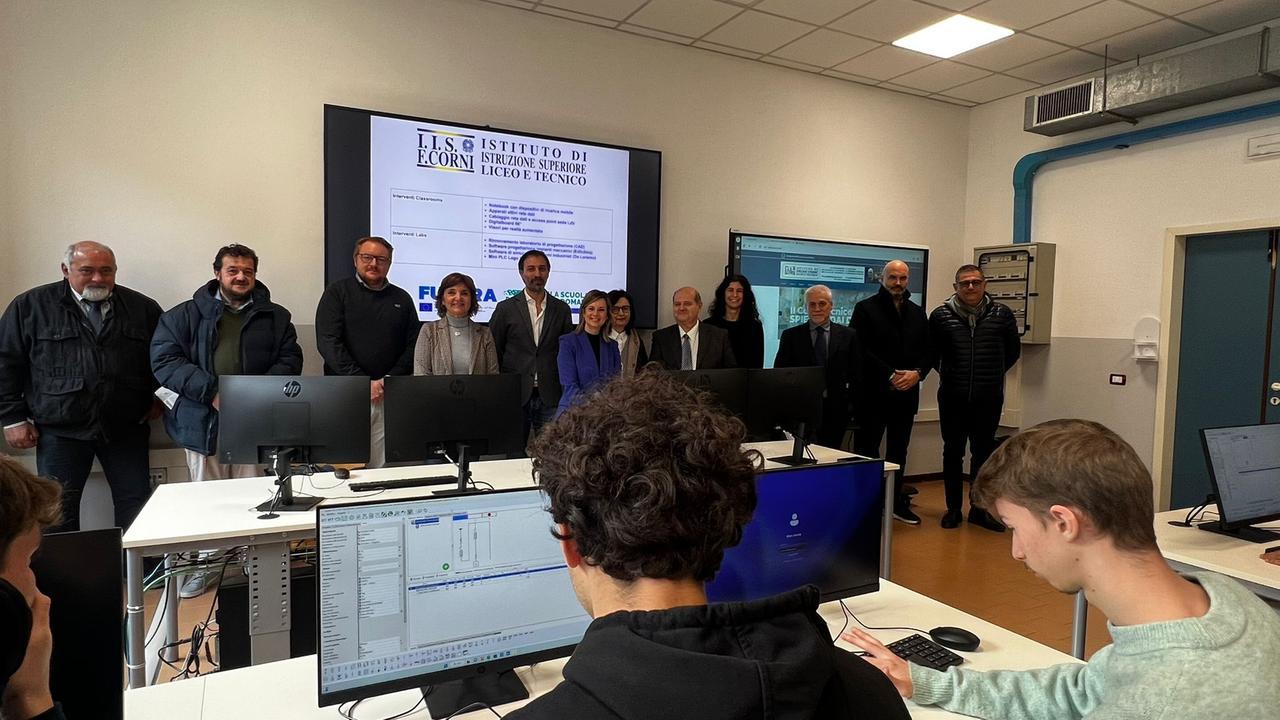 Una presentazione del progetto all'istituto Fermo Corni