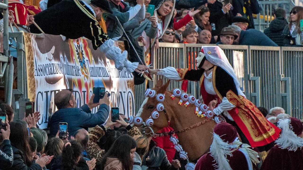 L'amazzone Carmen Murru alla Sartiglia durante l'edizione del 2023
