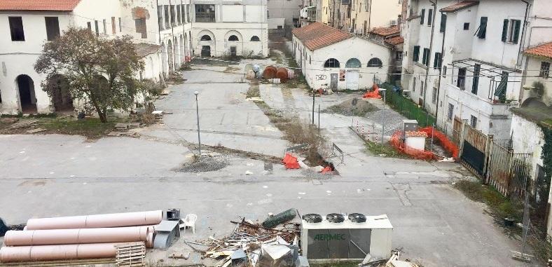 
	Il piazza dell'ex caserma Lorenzini

