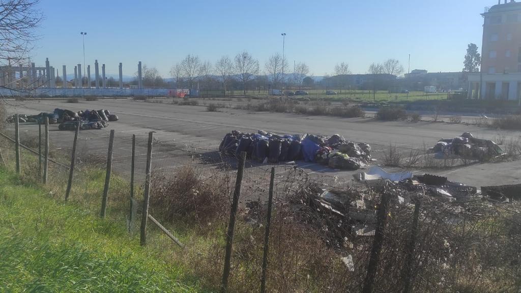 I sacchi neri in via Lille