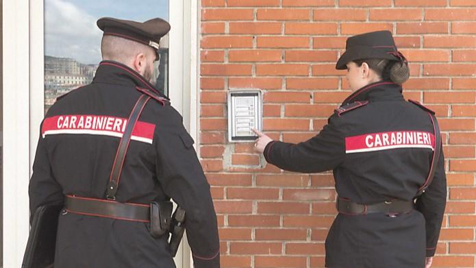 Finti ispettori e truffe Enel, i carabinieri lanciano l’allarme: «Chiamate il 112»