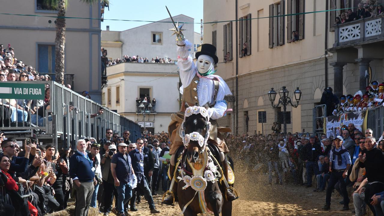 Sartiglia, diciannove stelle per la giostra dei falegnami