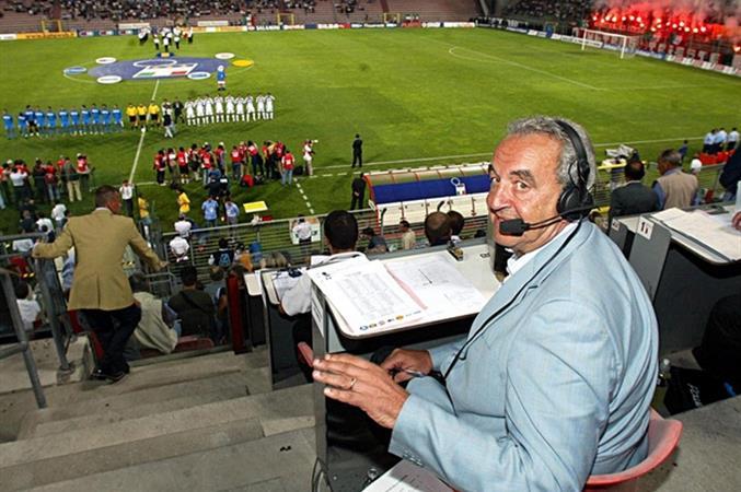 
	Bruno Pizzul in collegamento da uno stadio

