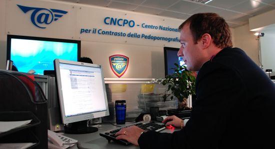 Pedopornografia in Toscana, nei computer immagini anche di neonati: diversi coinvolti in quattro province