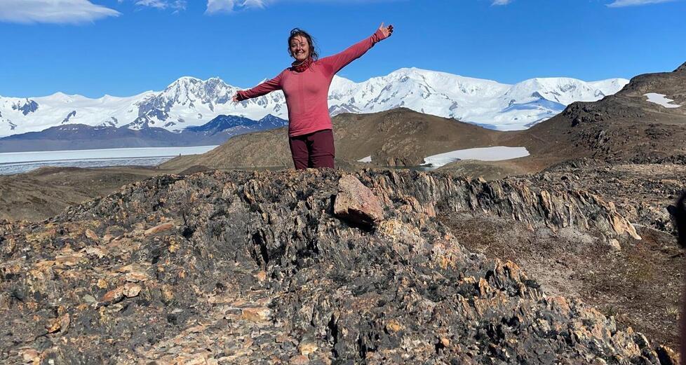 Elena Casolaro, da Livorno al mondo in autostop. «Ecco come mi muovo, mai avuto una disavventura»