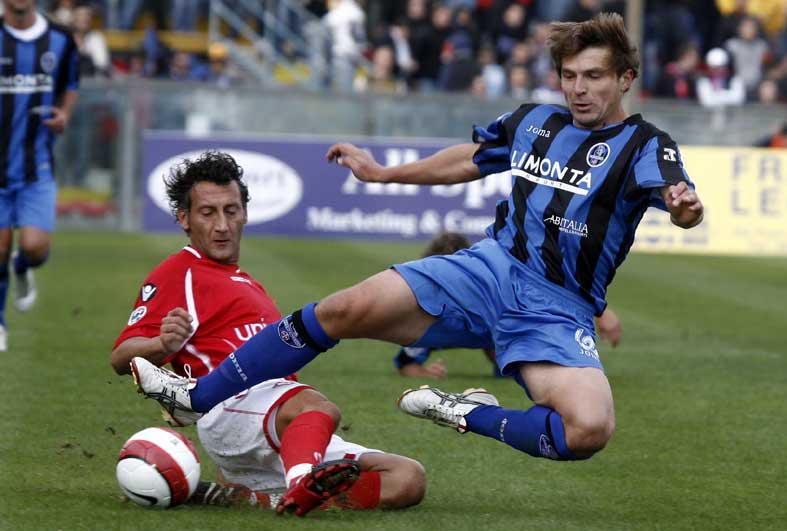 
	Kutuzov con la maglia del Pisa

