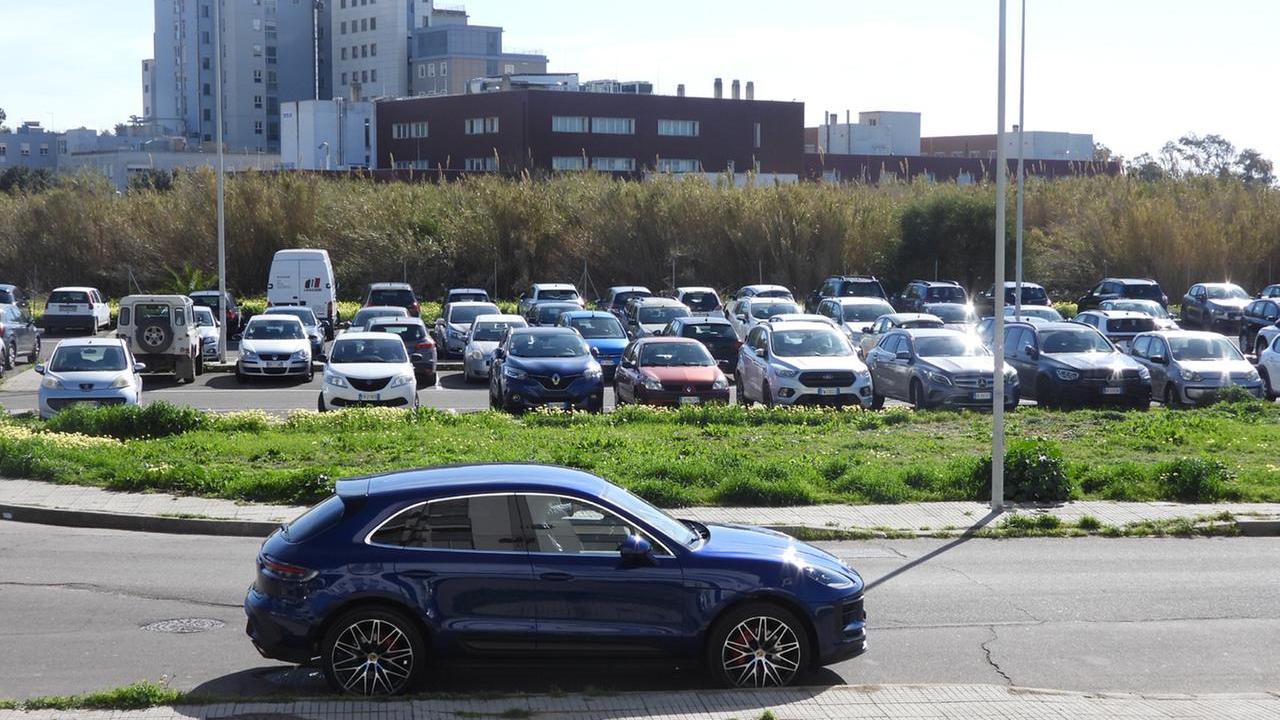 Giovani e Sartiglia, l’ipotesi via Lussu lascia perplessi: si cerca l’alternativa La procura chiede di recintare piazza Moro