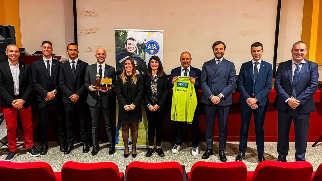 Sorrisi e commozione nel ricordo di Luca Bomboi