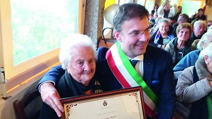 Monti in lutto per la scomparsa di zia Salvatorica, madre del guaritore Gianni Lutzu