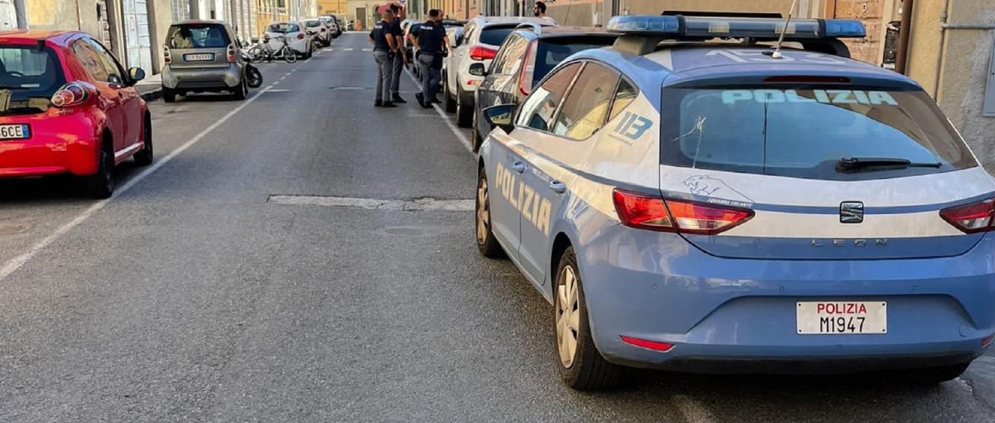 Una volante della polizia di Stato (foto d'archivio)
