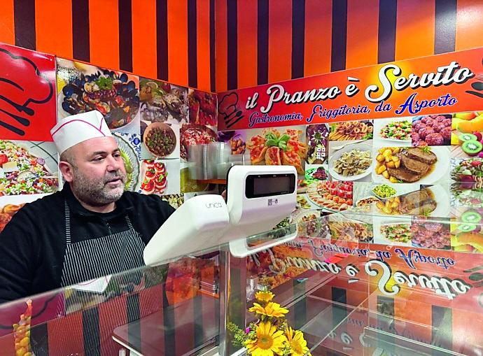 Gabriele Mura titolare della gastronomia "Il pranzo è servito" a Porto Torres