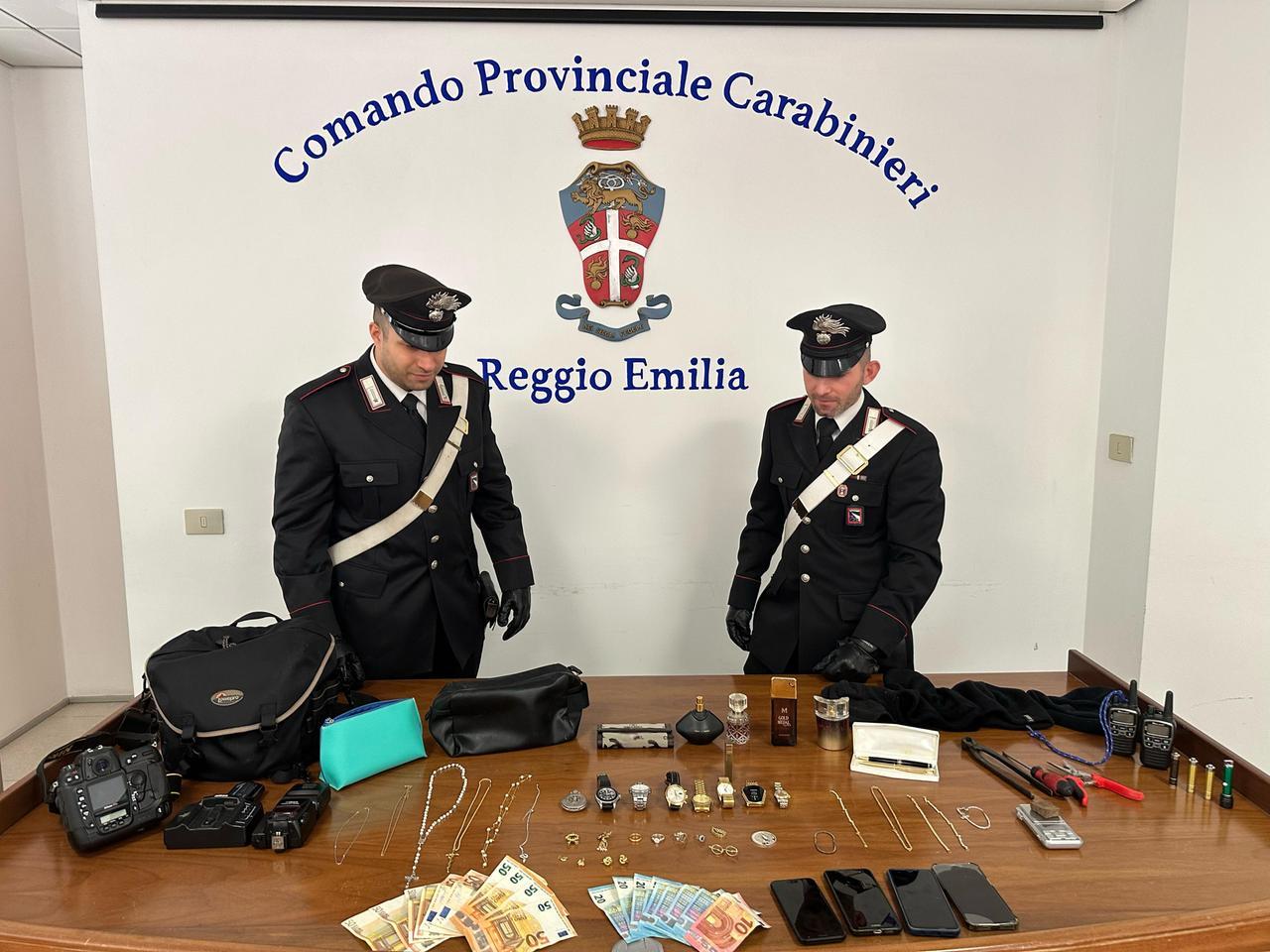 Arrestata la banda che colpiva le seconde case: recuperata la refurtiva di decine di migliaia di euro