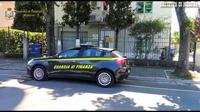 Affitti, è caccia al truffatore seriale: «Ha rubato migliaia di euro di caparre, poi è sparito»