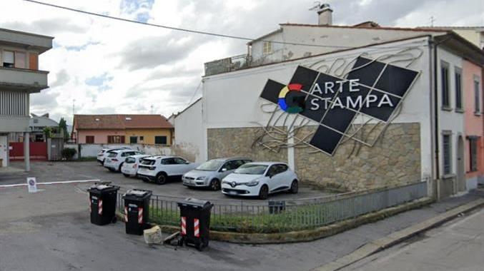 Prato, nella stamperia cinese c’erano 64 dipendenti: solo 6 con un regolare contratto