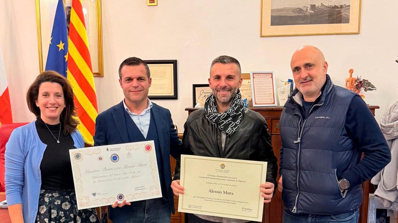 Alghero, il sindaco premia il pasticcere Alessio Mura