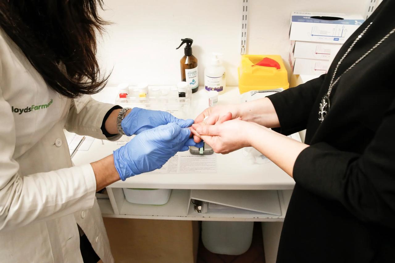 
	La Farmacia di servizi permette ai cittadini di sottoporsi a controlli

