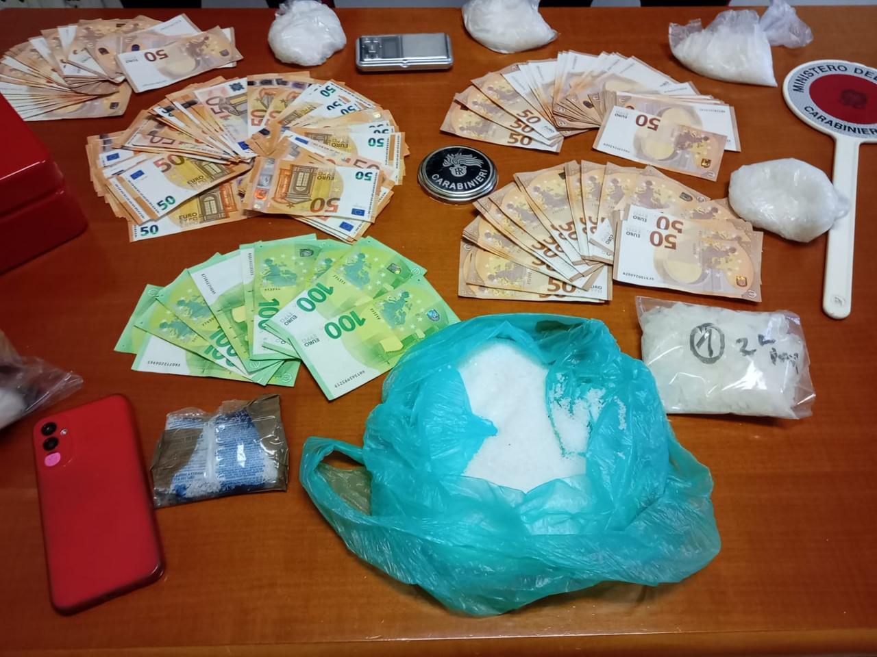 Reggio Emilia, sequestrati 700 grammi di metanfetamina Shaboo: arrestata una 29enne